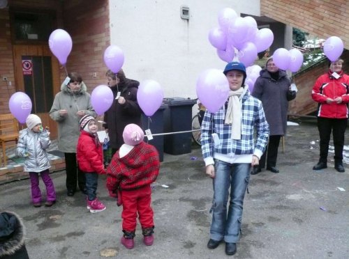 Vypouštění balónků s přáním Ježíškovi - 9.12.2010